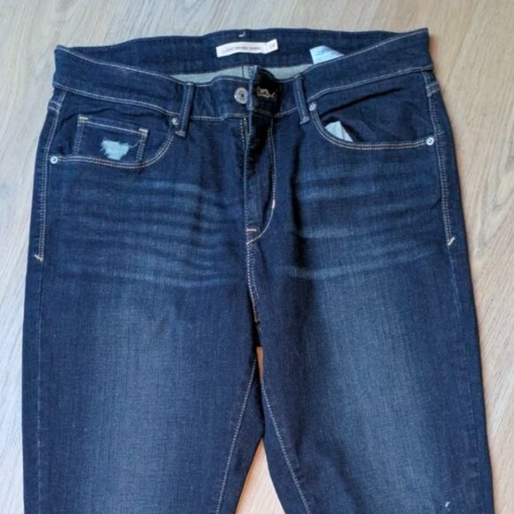 Levis Jeans Denim Classic Mid Rise Skinny - Dark Wash, Distressed - Size 14 31 W - Picture 2 of 5